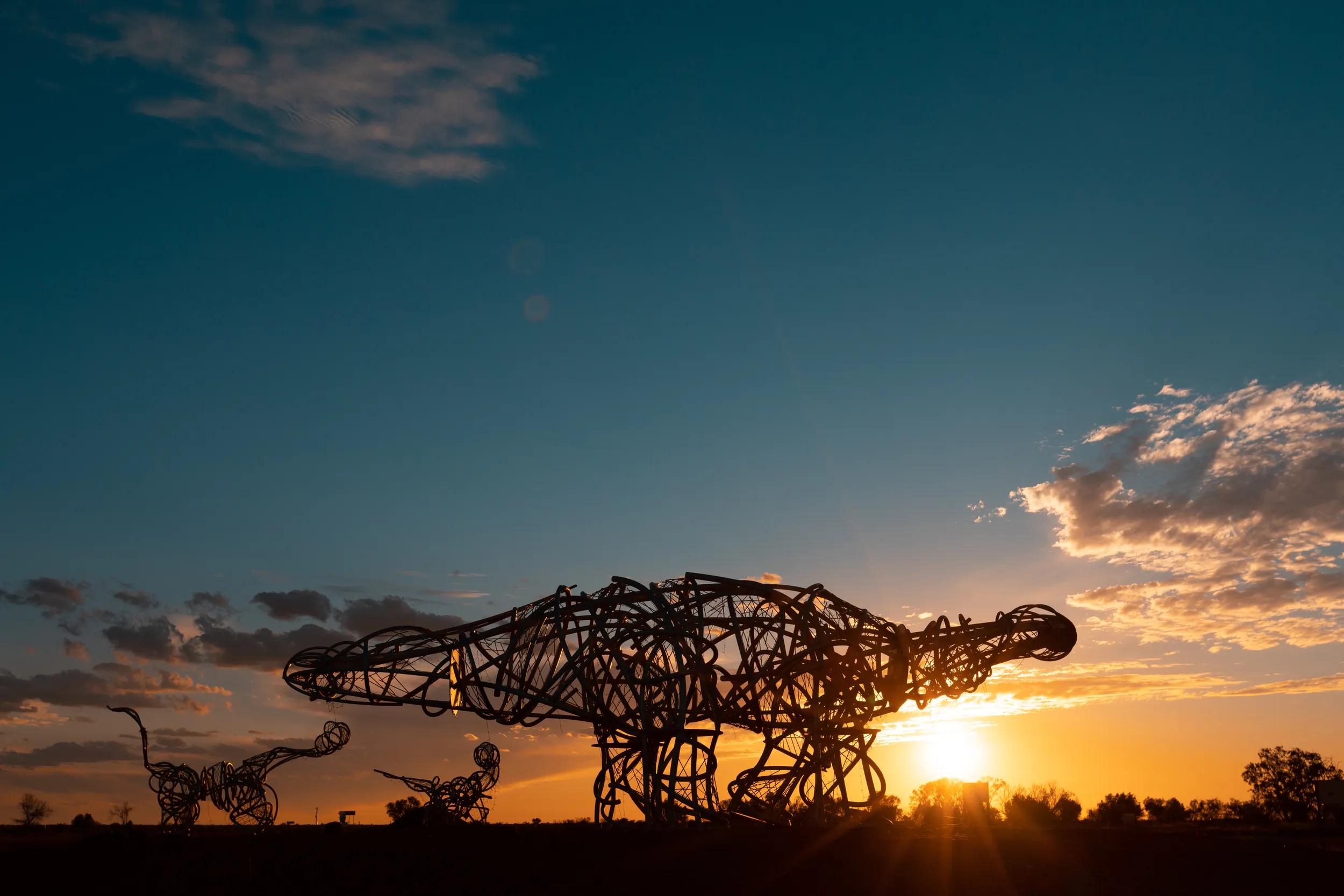 t-au-qld-eromanga-enhm-museum-knotasaurus-statue-credit-supplied