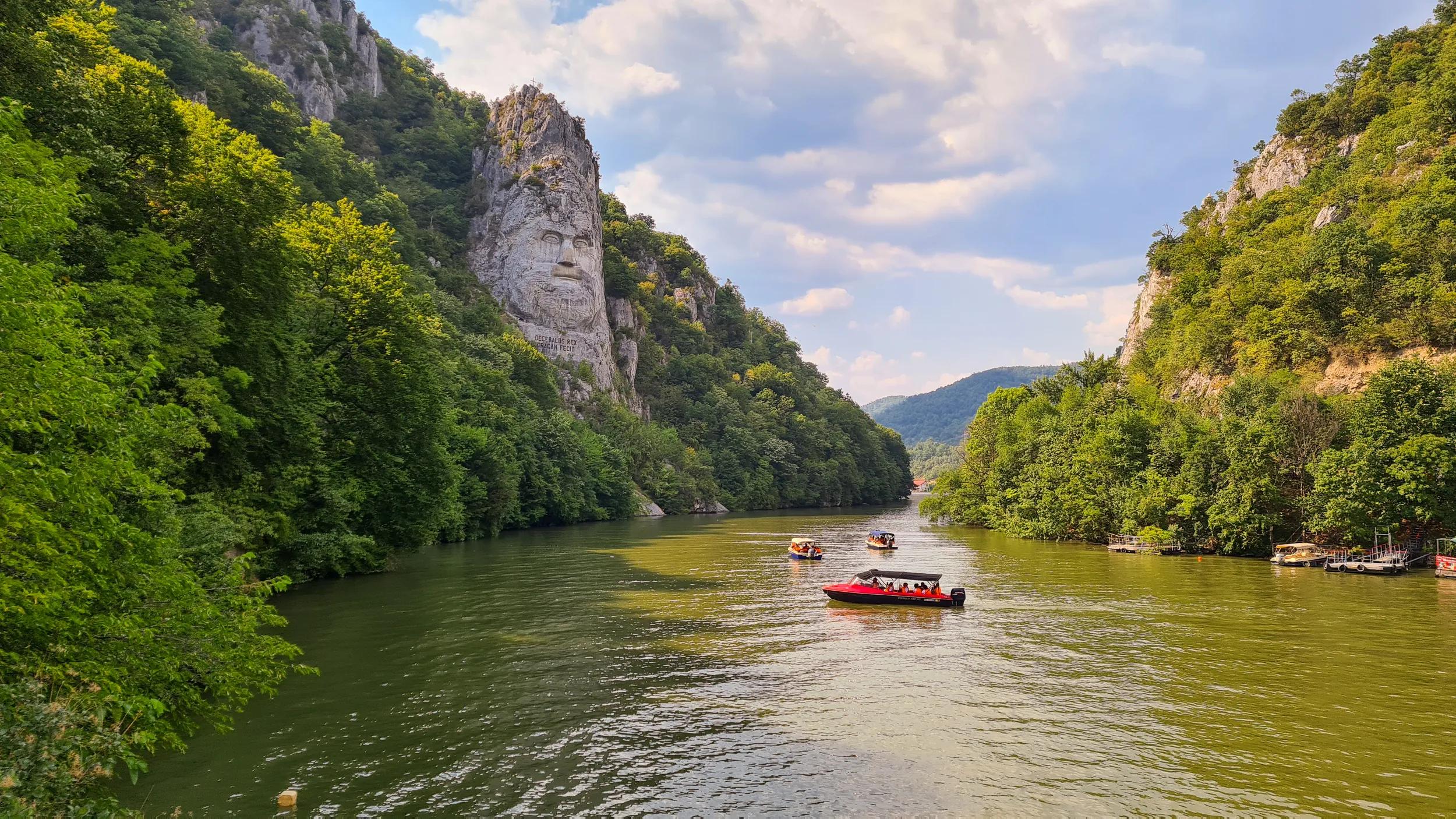 a-eu-romania-iron-gates-river-danube-453858971-as