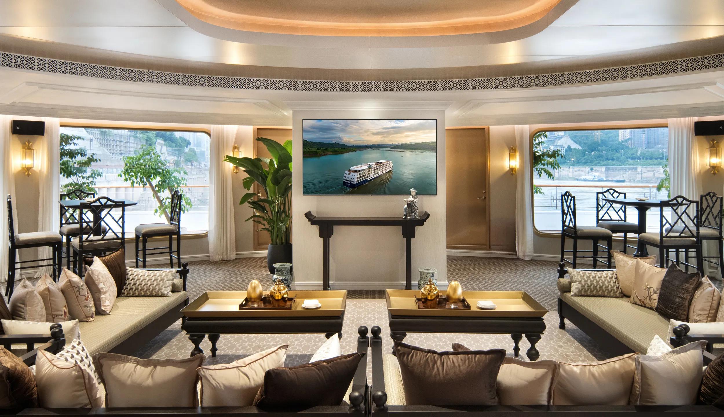 Explorer Bar, Ship Yangzi Explorer.