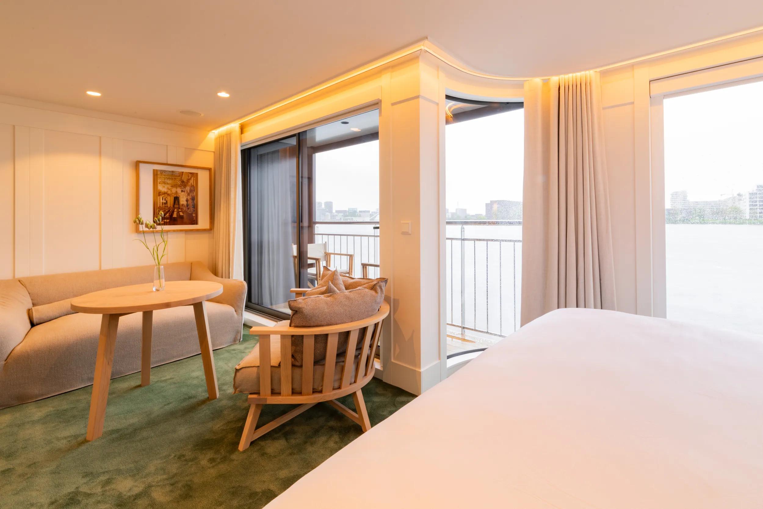 APT Solara Ship, Owner's Suite.