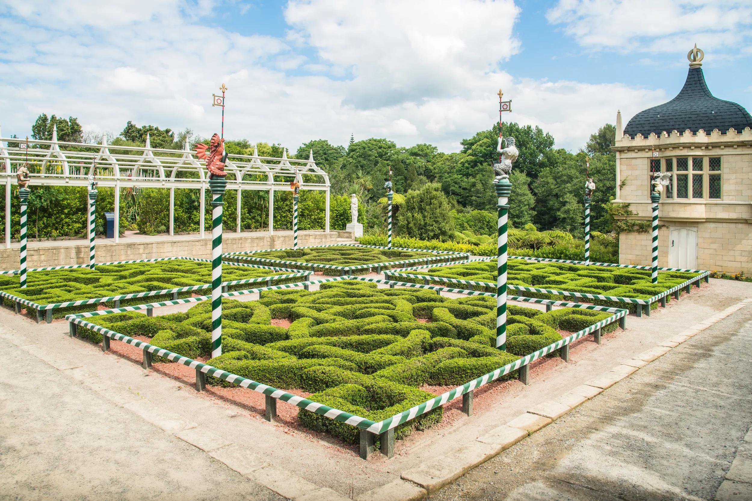 This traditional garden reflects the fascination sixteenth century English aristocracy had with geometric patterns and symbolism with double meanings.
